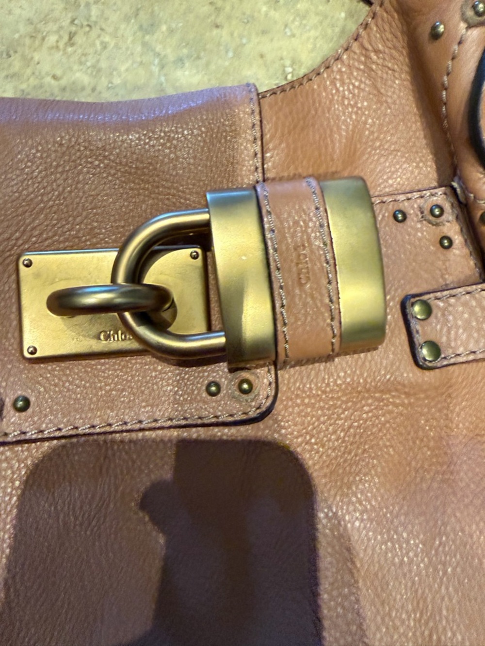 Chloe leather Shoulder Bag in Tan - Classic Women's Handbag - Picture 7 of 8